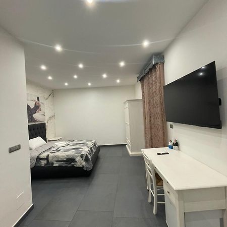 Apartamento Li Cumpari Salentini Lecce Exterior foto